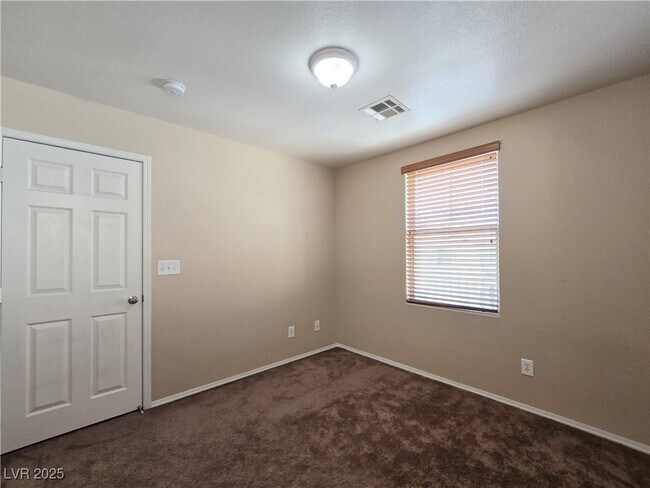 Building Photo - 5431 W Hasley Canyon Ave