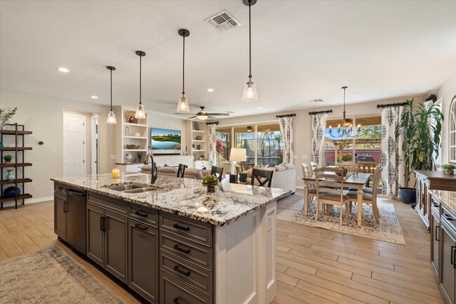 Building Photo - 12410 N 146th Ln