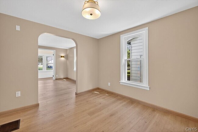 Building Photo - 423 Wendell Terrace