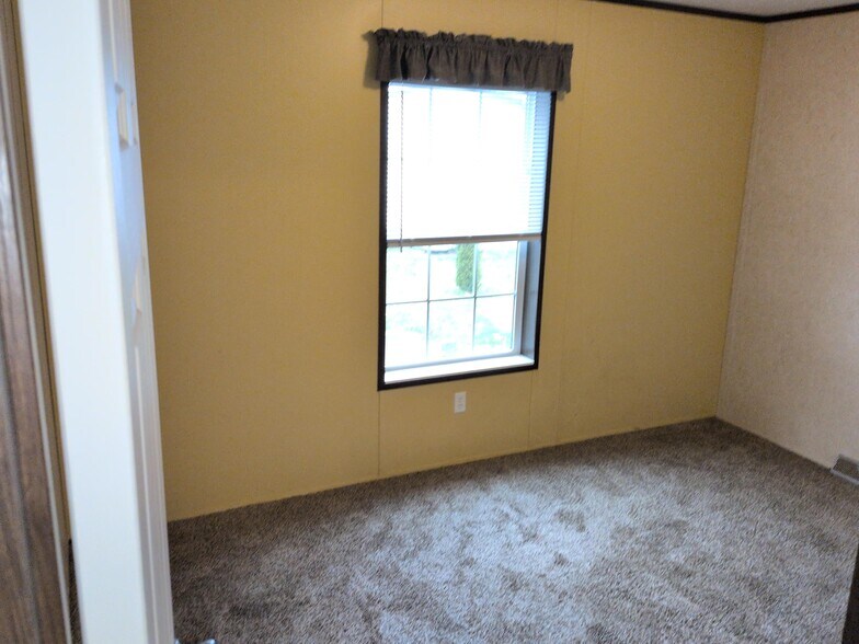 Building Photo - 106 Pine Grove Dr