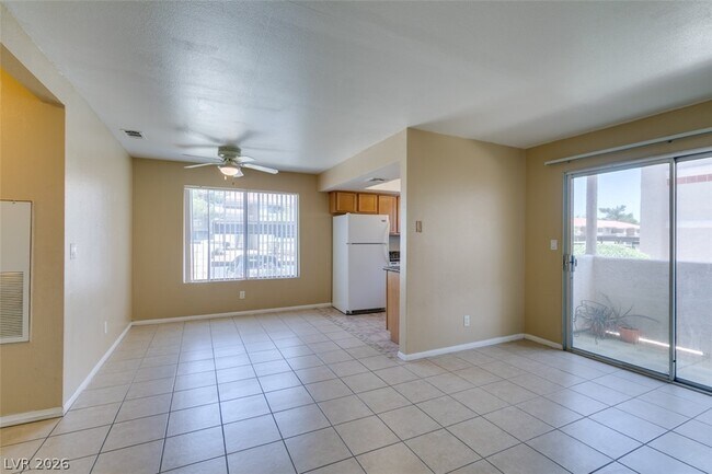 Building Photo - 7300 W Pirates Cove Rd