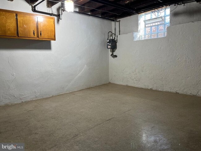 Building Photo - 1323 Gilham St