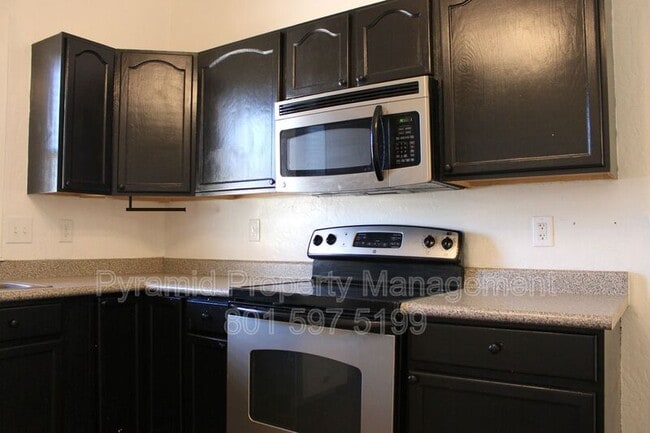 Building Photo - 489 E Center St