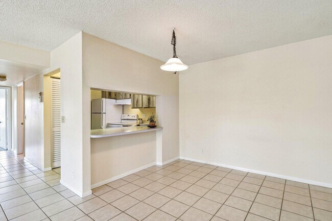 Building Photo - 618 Sea Pine Way