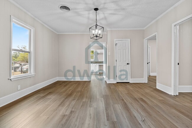 Building Photo - "Charming 3-Bedroom Home in Sumter with 2 ...