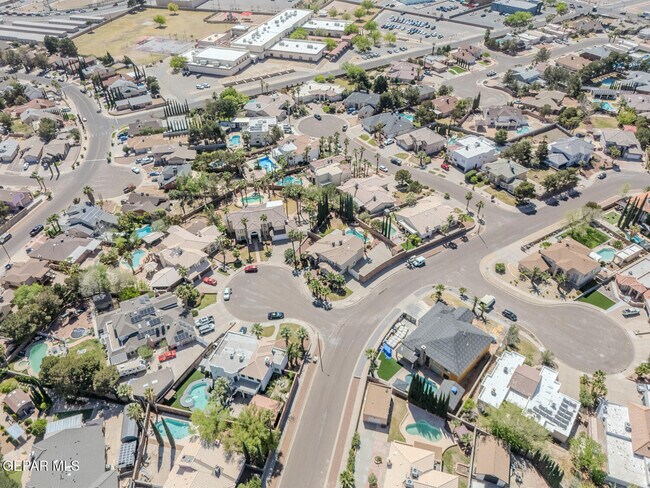 Building Photo - 2066 Paseo Del Prado Dr