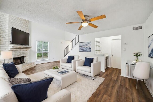 Primary Photo - 5779 Easthampton Dr