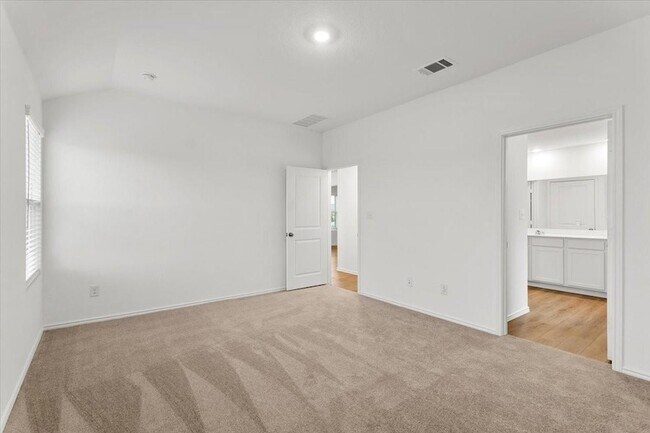 Building Photo - 104 Winged Foot Ct