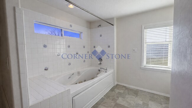 Building Photo - Bright, Open Home in Meridian!