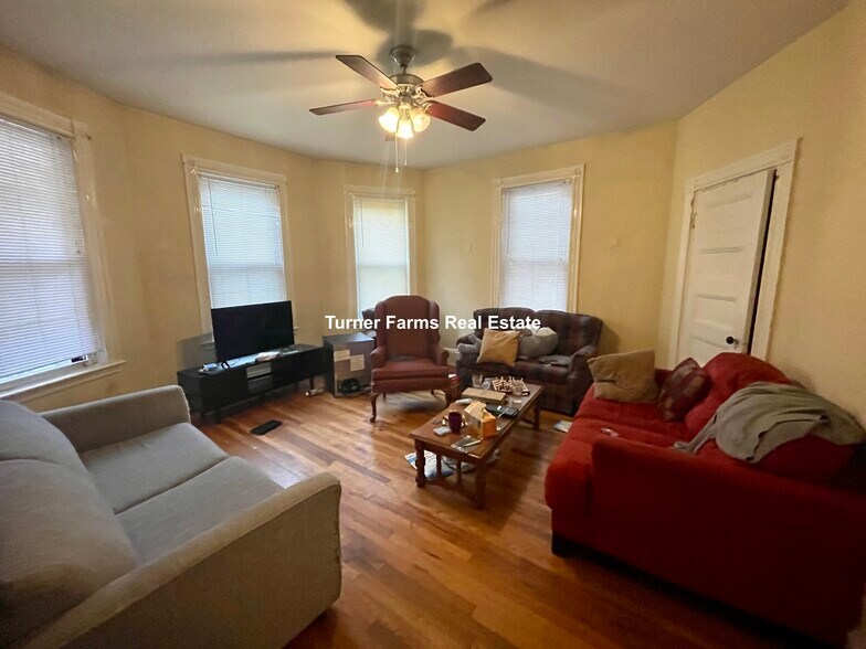 Building Photo - 34 Cherokee St