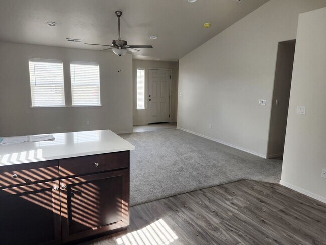 Building Photo - Beautiful brand new 3 bed 2 bath home in the Shadow Glenn Subdivision, just off Linden and Middle...