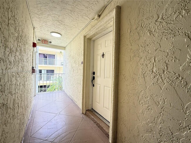 Building Photo - 9301 SW 92nd Ave