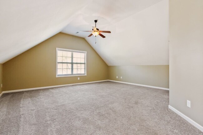 Building Photo - 1275 Golden Eagle Way
