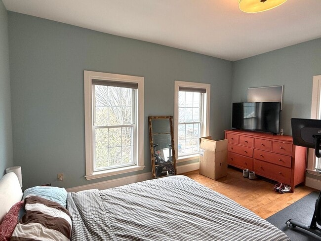 Building Photo - Charming 2 Bed + 2 Bath Condo in the West End!