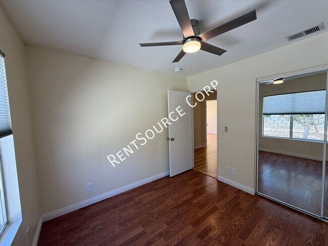 Building Photo - 2501 Summerchase Ave