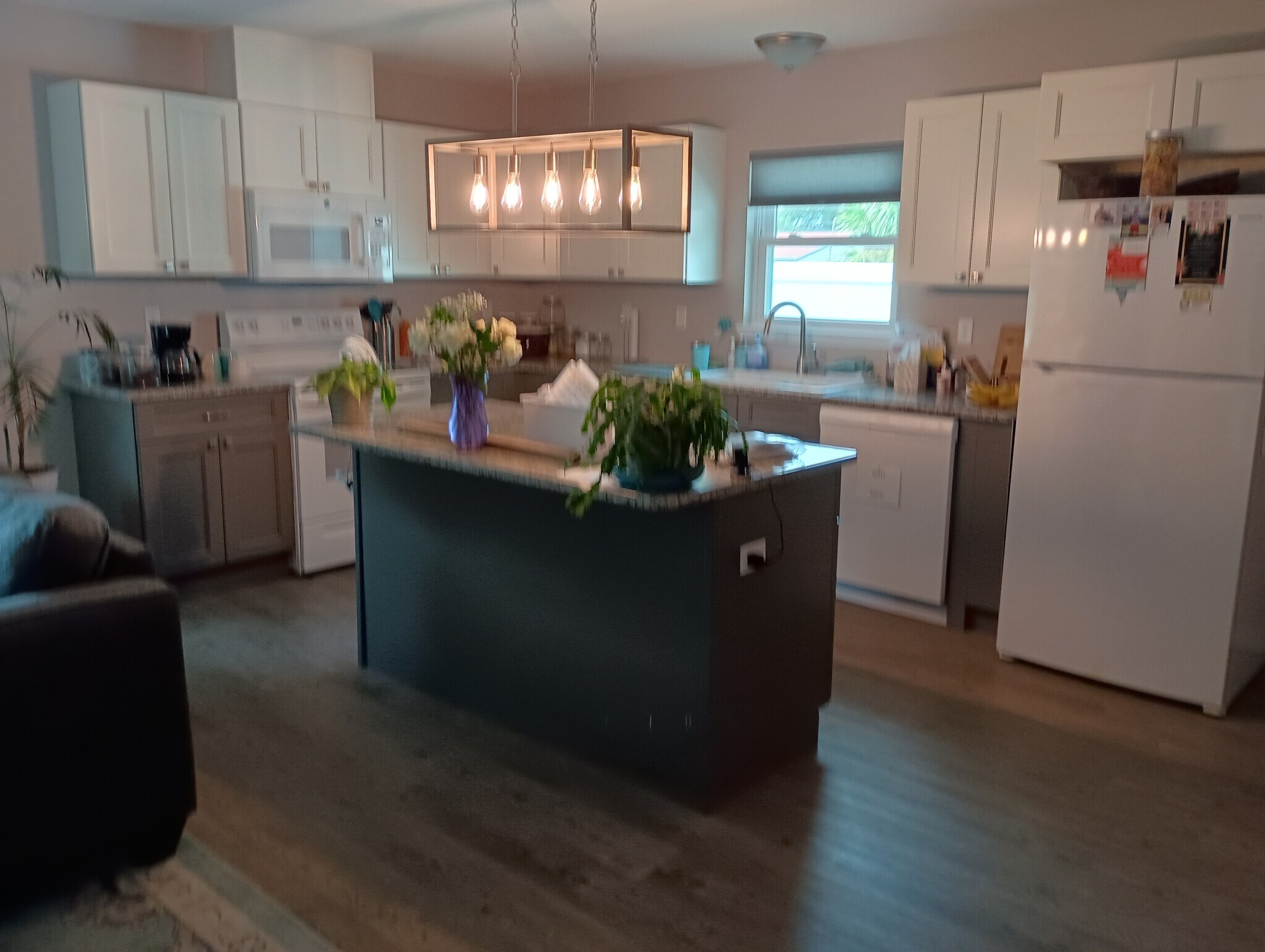 Building Photo - 5527 Oriole Ave