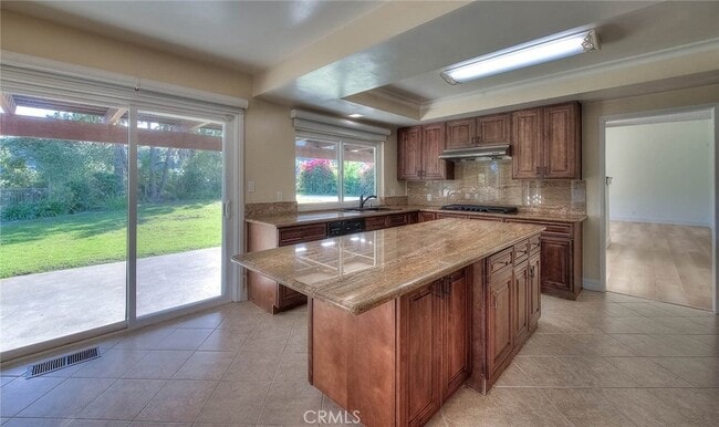 Building Photo - 16612 Park Ln Cir