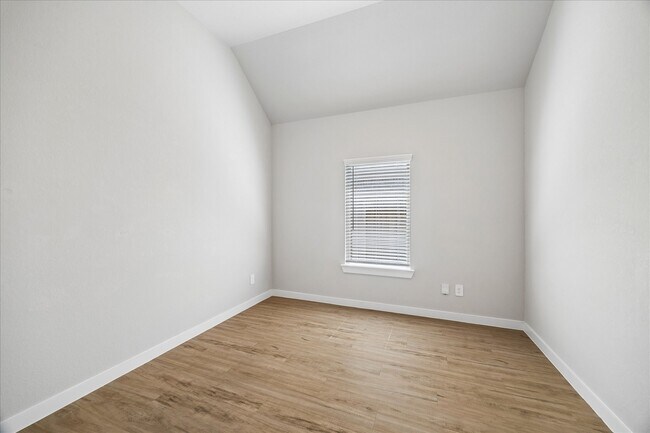 Building Photo - 21759 Thicket Point Ln