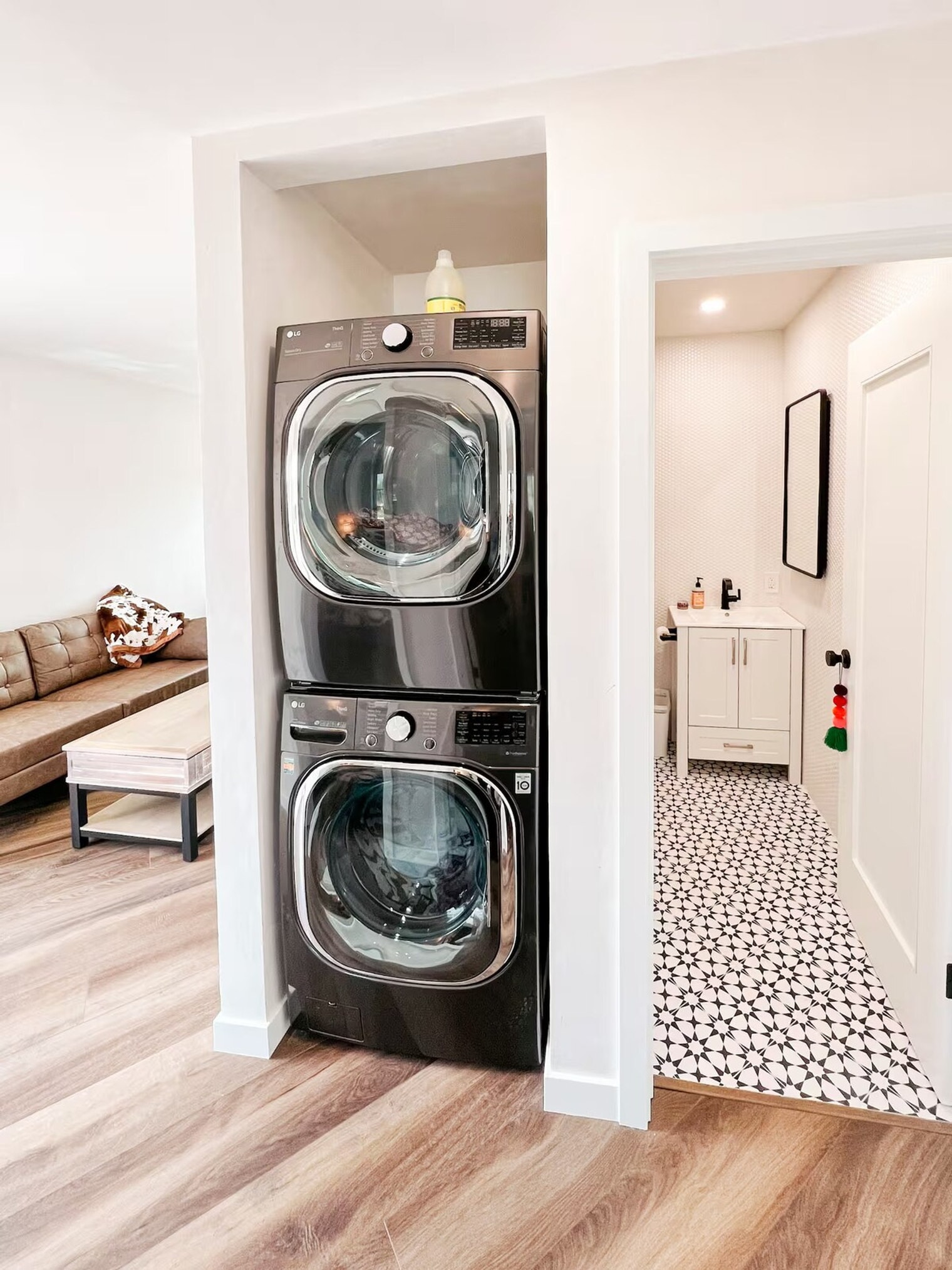 Building Photo - 898 Veronica Springs Rd