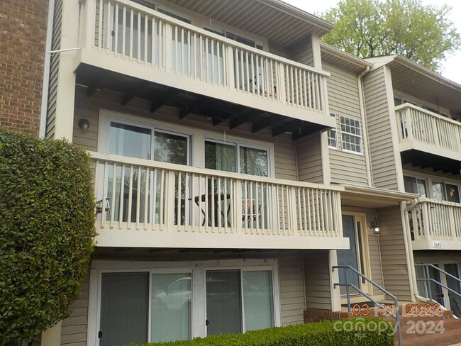Primary Photo - 1645 Arlyn Cir