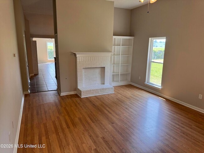 Building Photo - 5628 Kaitlyn Dr E
