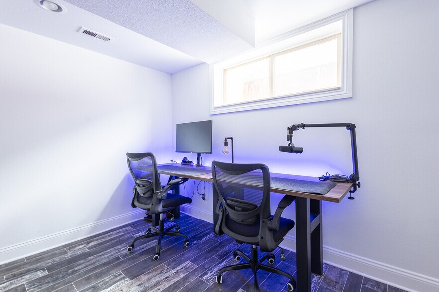 Building Photo - 4431 Fillmore St