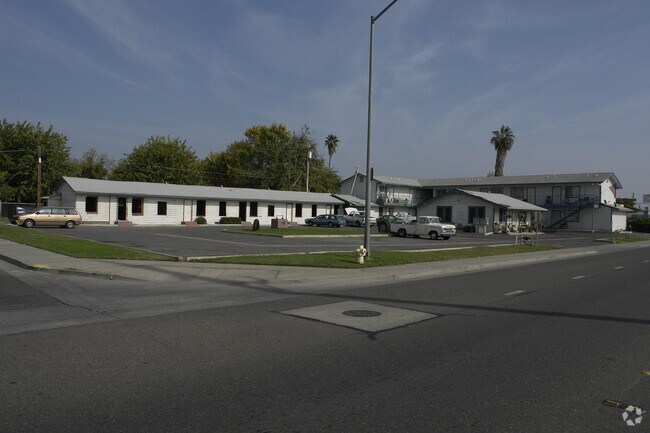 Building Photo - 1869 Atwater Blvd