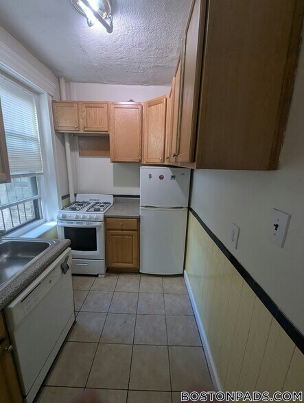 Primary Photo - 360 Riverway