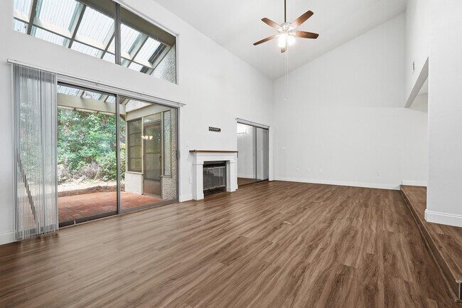Building Photo - 114 Gleneagles Dr