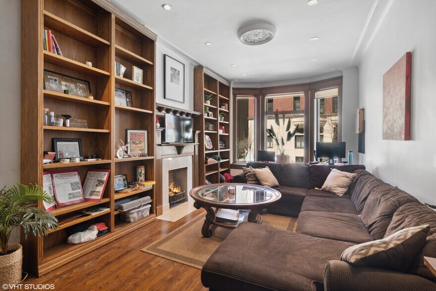 Building Photo - 145 W Burton Pl