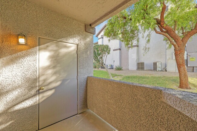 Building Photo - One bedroom condo in gated community