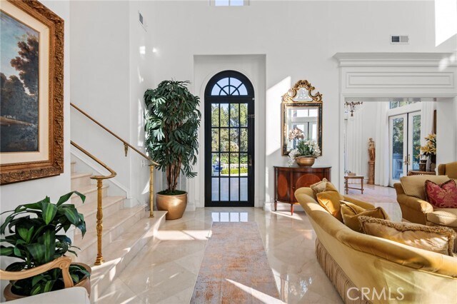 Building Photo - 7 Vista Luci