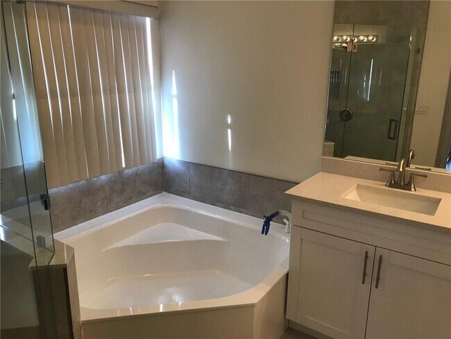 Building Photo - 19010 SW 10th St