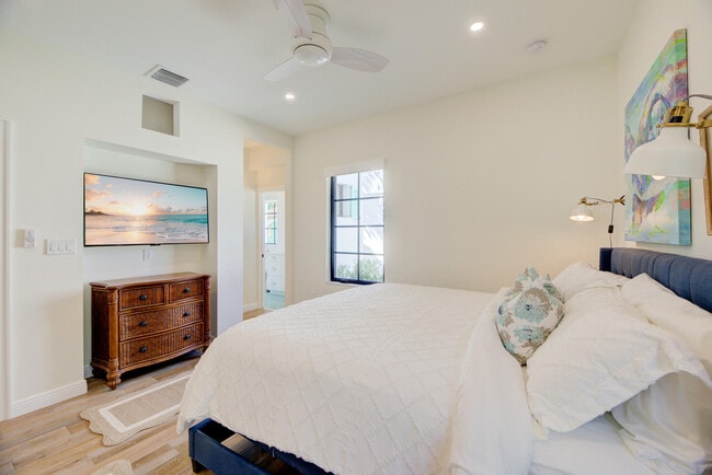 Building Photo - 110 Marine Way