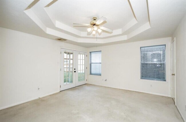 Building Photo - 15903 Timber Chase Dr