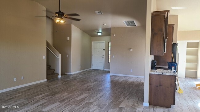 Building Photo - 1002 E Hearne Way