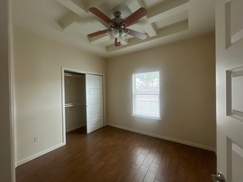 Building Photo - 202 Fig Dr