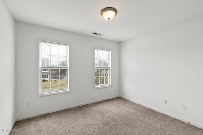 Building Photo - 147 Harvest Moon Dr