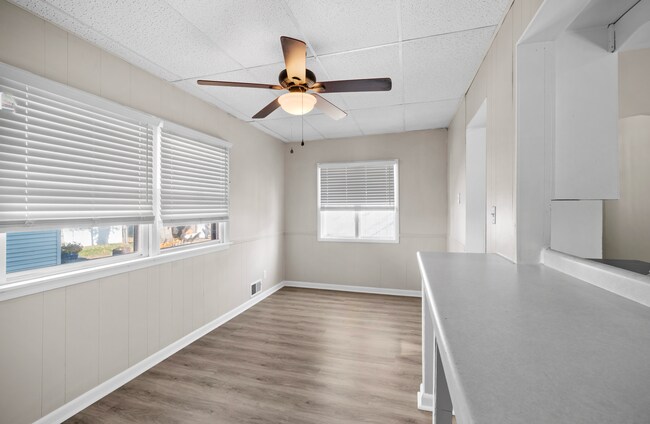 Building Photo - 1236 Underwood Ave SE