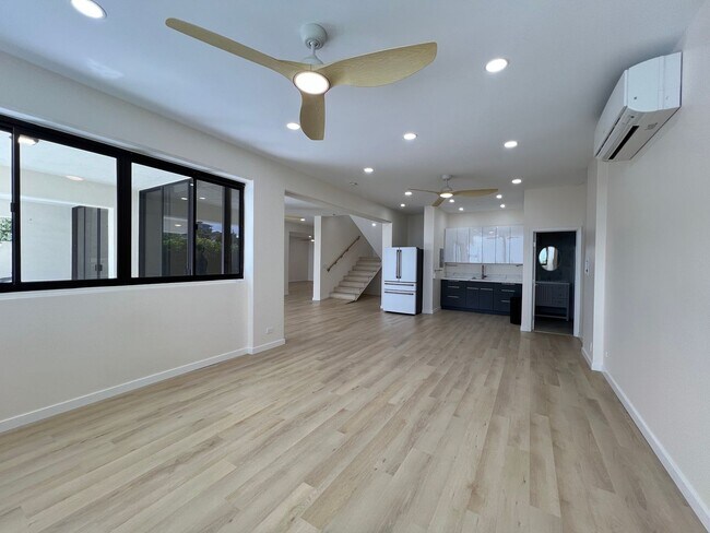 Building Photo - Waialae Iki | Nearly 5,000 Sq. Ft. with Breathtaking Ocean Views