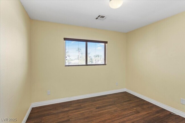 Building Photo - 4748 Golden Shimmer Ave
