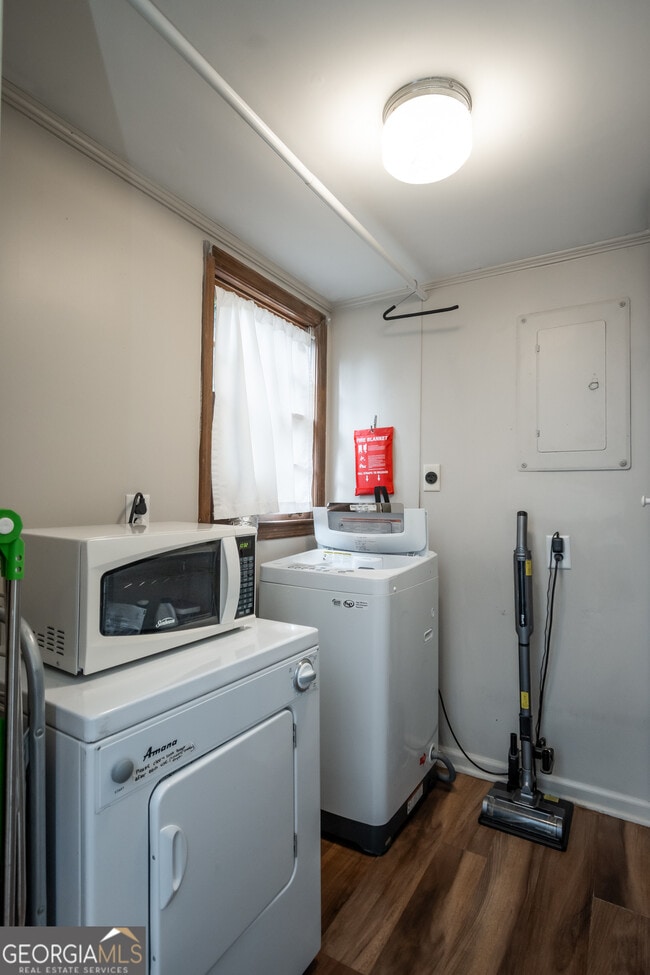 Building Photo - 290.5 Milledge Cir