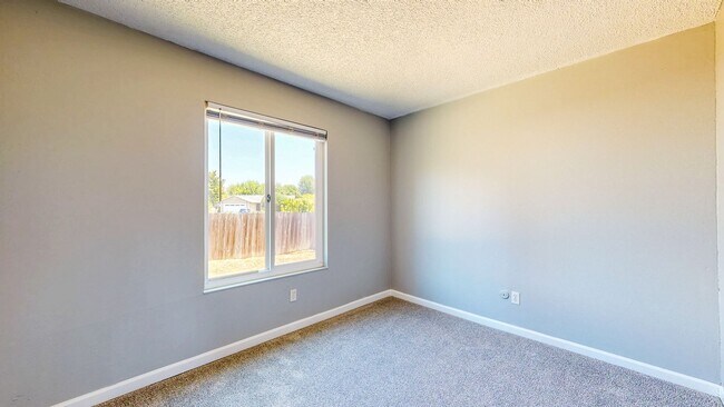 Building Photo - 8690 Lords Manor Way