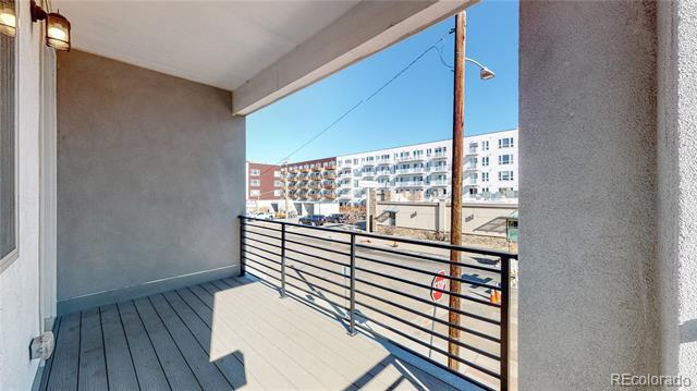 Building Photo - 4120 E Warren Ave