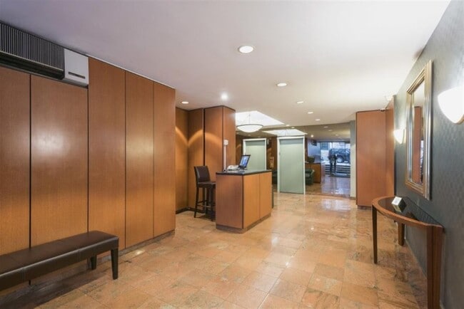 Building Photo - 30 E 37th St