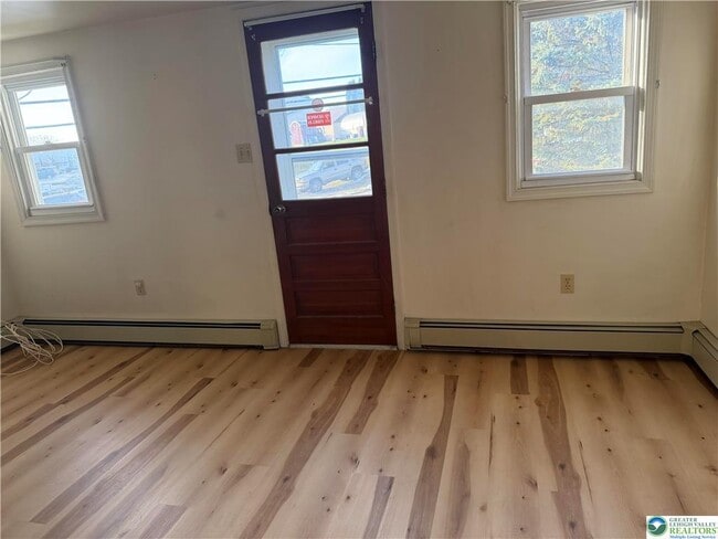 Building Photo - 4453 Main St