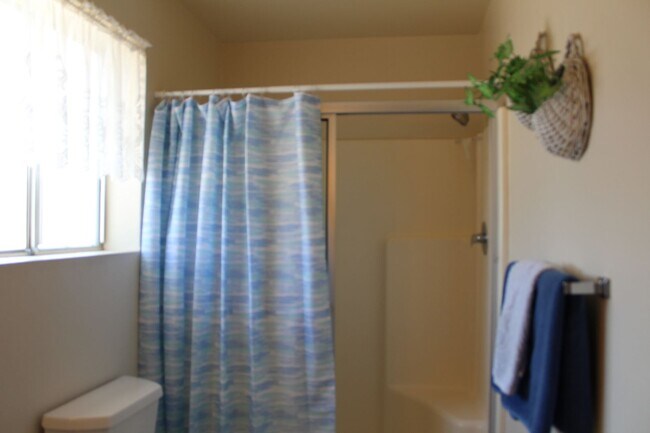 Building Photo - Long or Short Term Furnished Rental