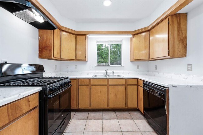 Building Photo - 9303 Kingsflower Cir