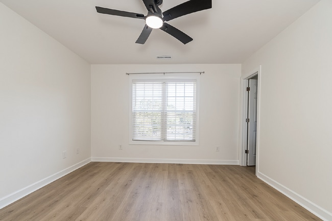 Building Photo - Charming & Spacious 3-Bed Townhouse with 2.5 Baths on Stadium Drive in Wake Forest!