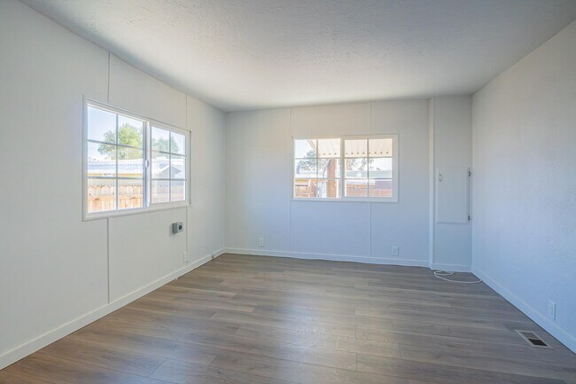 Building Photo - 32480 San Miguelito Dr